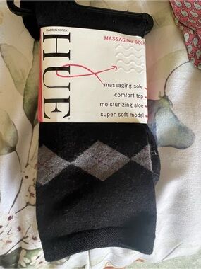 HUE Women's Black and Gray Argyle Massaging Socks